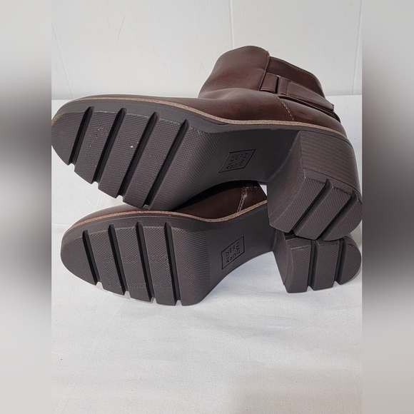 Naturalizer Madalynn Strap Water Repellent Ankle Lug Bootie In Chocolate Size 7 - Picture 8 of 12